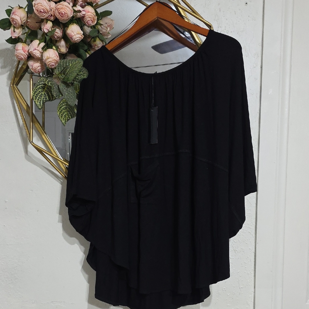 SEASON .JSBlack Women's Flowing Top - Classic Loose Fit